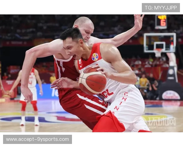 中国男篮奋勇拼搏以微弱优势战胜澳大利亚队晋级世界杯四强